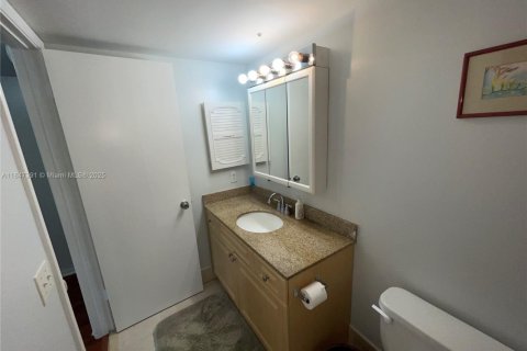 Снять в аренду кондоминиум в Коконат Крик, Флорида 2 спальни, 93.09м2, № 1935966 - фото 14