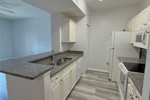 Снять в аренду кондоминиум в Орландо, Флорида 3 комнаты, 69.96м2, № 1843201 - фото 9