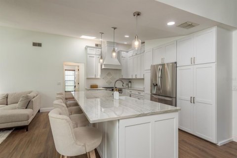 Casa en venta en Palm Harbor, Florida, 3 dormitorios, 190.64 m2 № 1796218 - foto 8