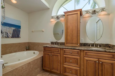 Casa en venta en Palm Harbor, Florida, 3 dormitorios, 190.64 m2 № 1796218 - foto 16