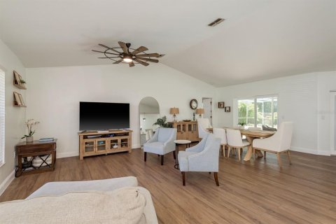 Casa en venta en Palm Harbor, Florida, 3 dormitorios, 190.64 m2 № 1796218 - foto 4