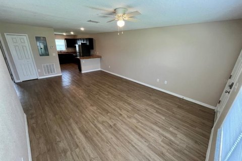 Commercial property in Ocala, Florida 8 bedrooms, 361.2 sq.m. № 1894897 - photo 9