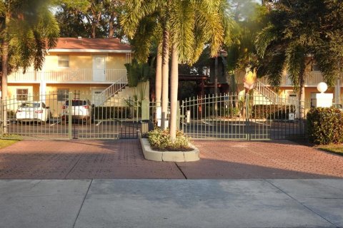 Condo in Sarasota, Florida, 1 bedroom № 2196259