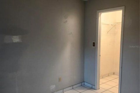 House in Orlando, Florida 4 bedrooms, 179.77 sq.m. № 2302968 - photo 19