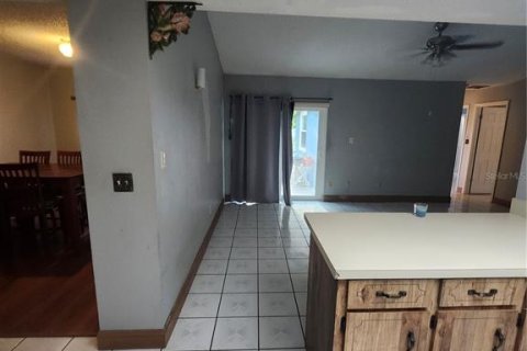 House in Orlando, Florida 4 bedrooms, 179.77 sq.m. № 2302968 - photo 17