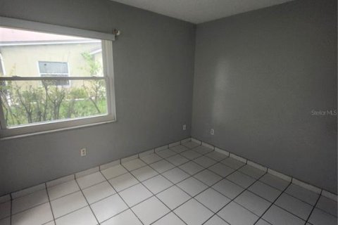 House in Orlando, Florida 4 bedrooms, 179.77 sq.m. № 2302968 - photo 24
