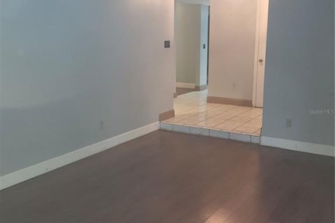 House in Orlando, Florida 4 bedrooms, 179.77 sq.m. № 2302968 - photo 10