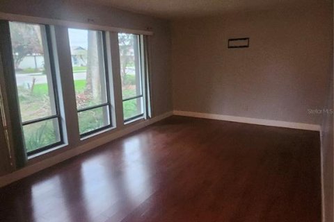 House in Orlando, Florida 4 bedrooms, 179.77 sq.m. № 2302968 - photo 7