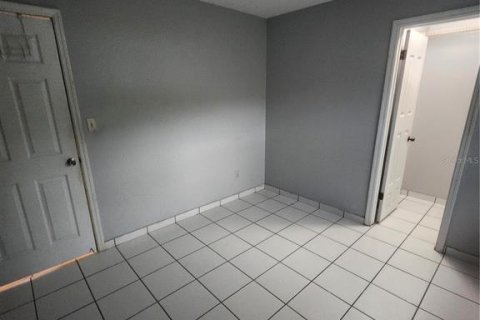 House in Orlando, Florida 4 bedrooms, 179.77 sq.m. № 2302968 - photo 26