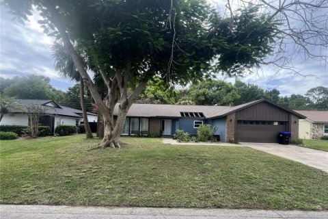 House in Orlando, Florida 4 bedrooms, 179.77 sq.m. № 2302968