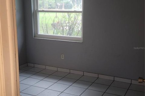 House in Orlando, Florida 4 bedrooms, 179.77 sq.m. № 2302968 - photo 23