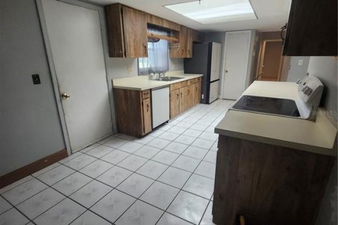 House in Orlando, Florida 4 bedrooms, 179.77 sq.m. № 2302968 - photo 16
