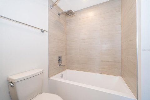 Condo in Orlando, Florida, 1 bedroom  № 2112102 - photo 12