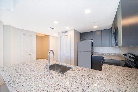 Condo in Orlando, Florida, 1 bedroom  № 2112102 - photo 6