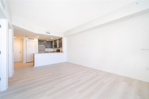 Condo in Orlando, Florida, 1 bedroom  № 2112102 - photo 15