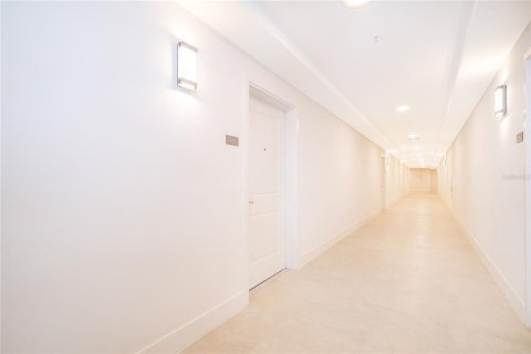 Condo in Orlando, Florida, 1 bedroom  № 2112102 - photo 2
