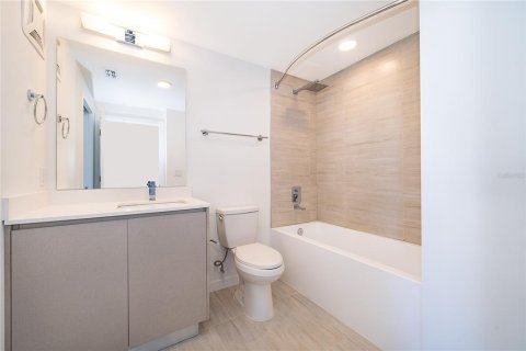 Condo in Orlando, Florida, 1 bedroom  № 2112102 - photo 11