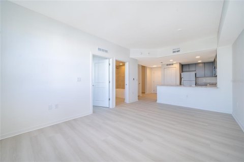 Condo in Orlando, Florida, 1 bedroom  № 2112102 - photo 16