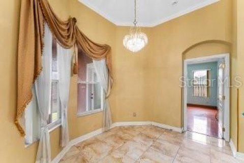 House in Orlando, Florida 4 bedrooms, 195.19 sq.m. № 1903346 - photo 8