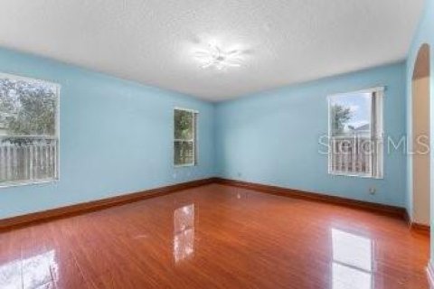 House in Orlando, Florida 4 bedrooms, 195.19 sq.m. № 1903346 - photo 6
