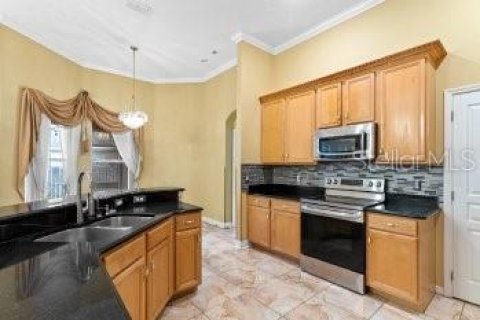 House in Orlando, Florida 4 bedrooms, 195.19 sq.m. № 1903346 - photo 12