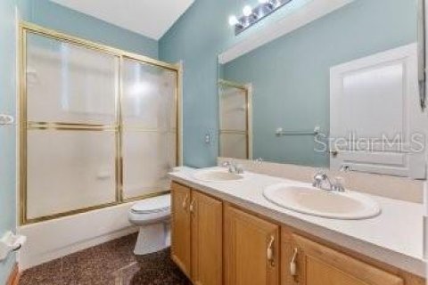 House in Orlando, Florida 4 bedrooms, 195.19 sq.m. № 1903346 - photo 17