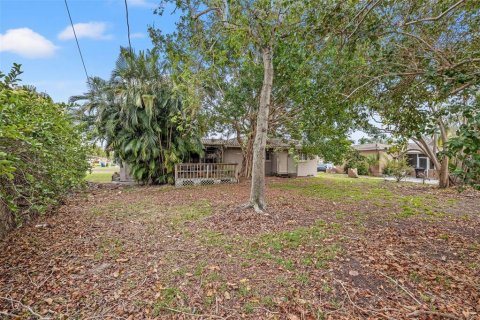 House in Saint Petersburg, Florida 2 bedrooms, 104.05 sq.m. № 1793052 - photo 11