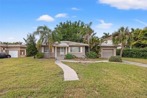 House in Saint Petersburg, Florida 2 bedrooms, 104.05 sq.m. № 1793052 - photo 13