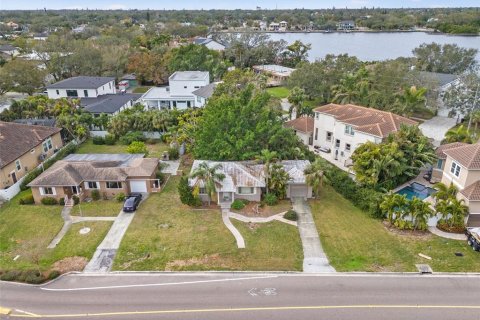House in Saint Petersburg, Florida 2 bedrooms, 104.05 sq.m. № 1793052 - photo 6