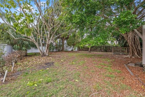 House in Saint Petersburg, Florida 2 bedrooms, 104.05 sq.m. № 1793052 - photo 12