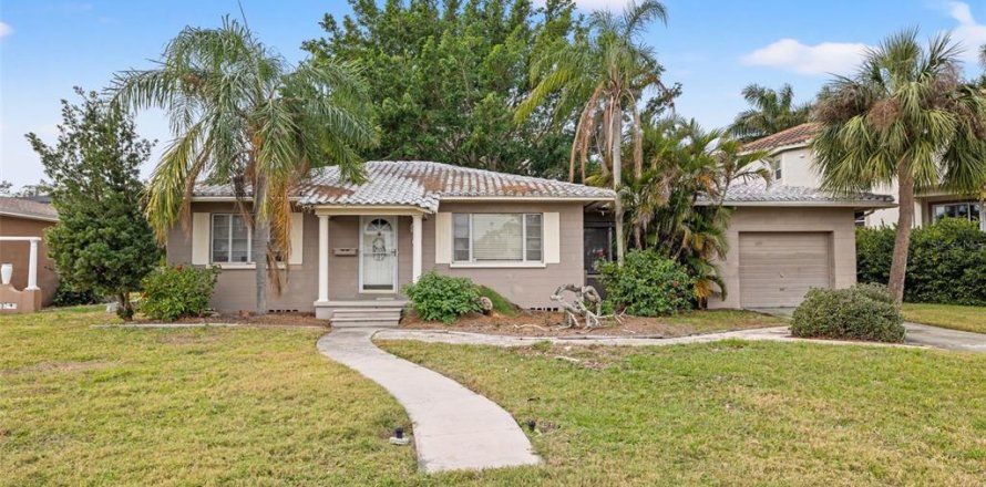 House in Saint Petersburg, Florida 2 bedrooms, 104.05 sq.m. № 1793052