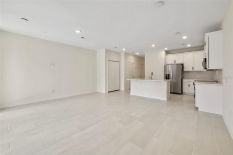 Townhouse in Sanford, Florida 3 bedrooms, 143.44 sq.m. № 2092341 - photo 4