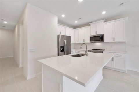 Townhouse in Sanford, Florida 3 bedrooms, 143.44 sq.m. № 2092341 - photo 2