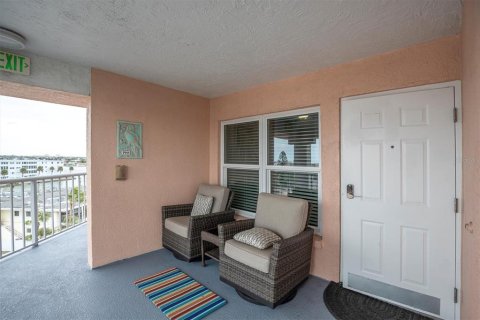 Condo in Saint Pete Beach, Florida, 3 bedrooms  № 2144056 - photo 6