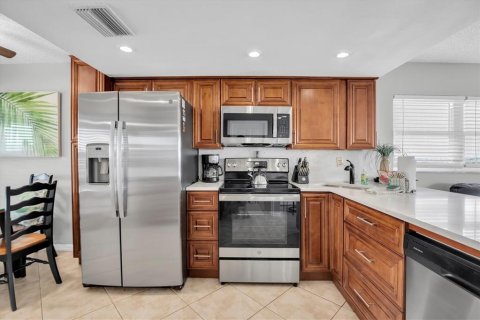 Condo in Saint Pete Beach, Florida, 3 bedrooms  № 2144056 - photo 14