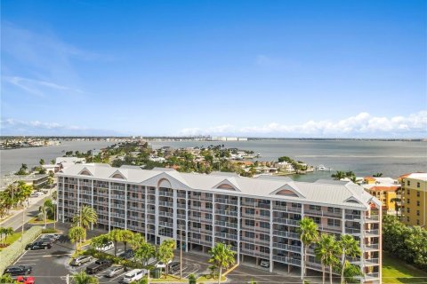 Condo in Saint Pete Beach, Florida, 3 bedrooms  № 2144056 - photo 4