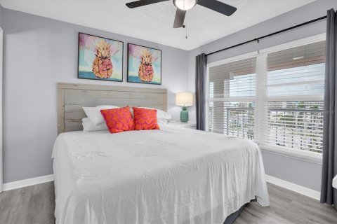 Condo in Saint Pete Beach, Florida, 3 bedrooms  № 2144056 - photo 25
