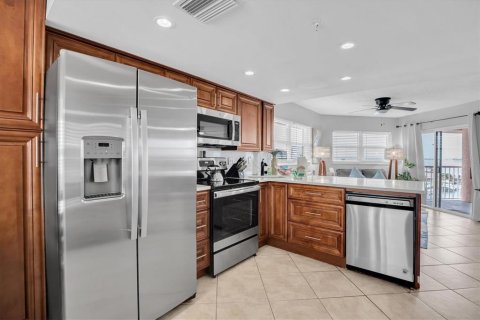 Condo in Saint Pete Beach, Florida, 3 bedrooms  № 2144056 - photo 15
