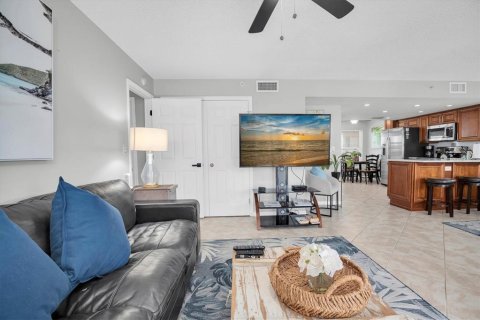 Condo in Saint Pete Beach, Florida, 3 bedrooms  № 2144056 - photo 9