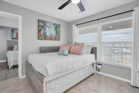 Condo in Saint Pete Beach, Florida, 3 bedrooms  № 2144056 - photo 28
