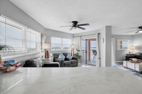 Condo in Saint Pete Beach, Florida, 3 bedrooms  № 2144056 - photo 16