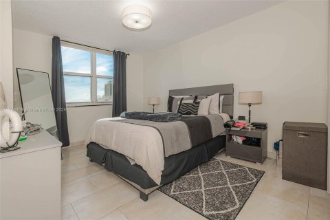 Купить кондоминиум в Майами, Флорида 2 спальни, 91.51м2, № 1948213 - фото 18
