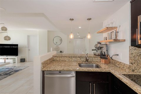 Купить кондоминиум в Майами, Флорида 2 спальни, 91.51м2, № 1948213 - фото 15