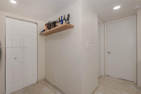 Купить кондоминиум в Майами, Флорида 2 спальни, 91.51м2, № 1948213 - фото 16