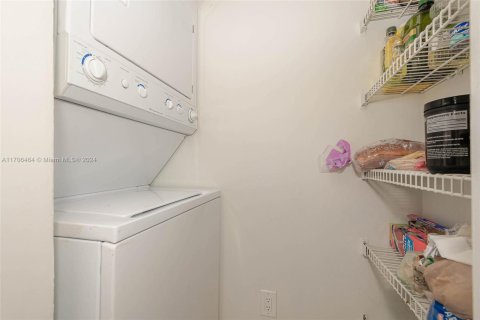 Купить кондоминиум в Майами, Флорида 2 спальни, 91.51м2, № 1948213 - фото 17