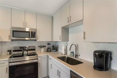 Copropriété à vendre à Sarasota, Floride: 1 chambre, 83.24 m2 № 2299746 - photo 7