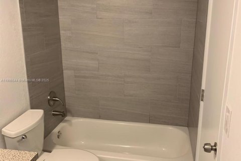 Copropriété à louer à Coral Springs, Floride: 2 chambres, 85.47 m2 № 1957098 - photo 10