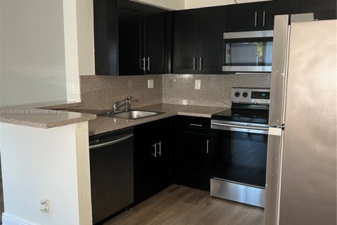 Copropriété à louer à Coral Springs, Floride: 2 chambres, 85.47 m2 № 1957098 - photo 3