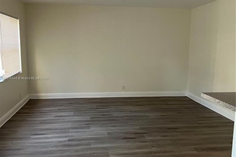 Copropriété à louer à Coral Springs, Floride: 2 chambres, 85.47 m2 № 1957098 - photo 15