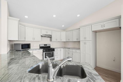House in Lakeland, Florida 3 bedrooms, 152.08 sq.m. № 1914826 - photo 7
